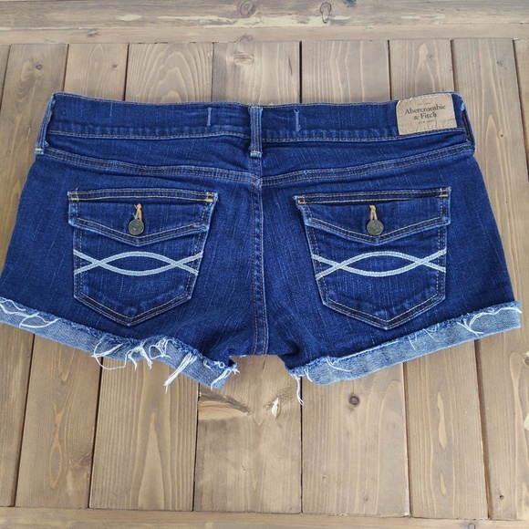 Abercrombie & Fitch Dark Wash Raw Hem Jean Shorts - Picture 10 of 11